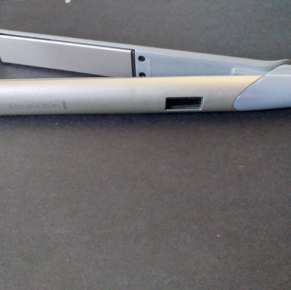 Hair straightener